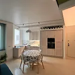 Casa Leaf