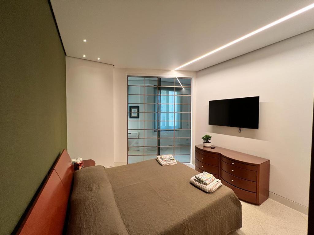 Casa Leaf * Naples